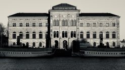 Henry Bronett Nationalmuseum – Fotografi, 20×38 cm, signerad, upplaga 25 ex
