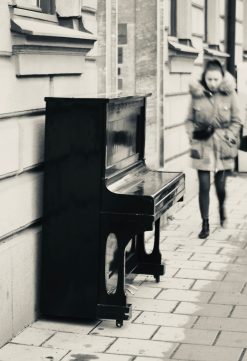 Henry Bronett Piano, Karlavägen – Fotografi, 30×20 cm, signerad, upplaga 25 ex