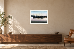 Norra Hamnen - Giclée i Över en skänk. Illustrerad inramning, ungefärlig rumsskala.