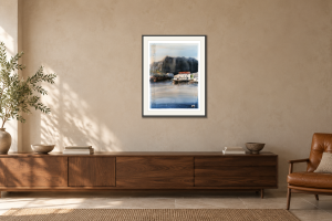 Porto - Giclée i Över en skänk. Illustrerad inramning, ungefärlig rumsskala.