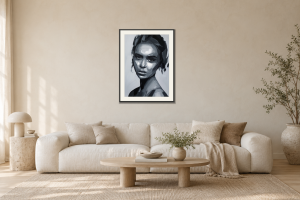 Abstract portrait no.s2027 i Vardagsrum – soffa. Illustrerad inramning, ungefärlig rumsskala.