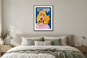 OMG! | Blue i Sovrum – säng. Illustrerad inramning, ungefärlig rumsskala.
